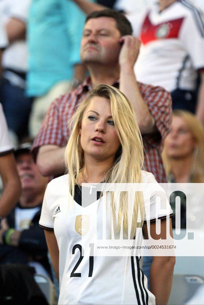 Debora Rahel Kimmich, Schwester von Joshua Kimmich - UEFA EURO EM Europameisterschaft Fussball 2016: Deutschland vs. Italien, Stade Matmut Atlantique, Bordeaux, Viertelfinale