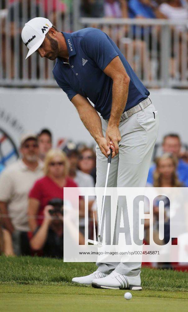 Akron, OH, USA - Dustin Johnson putts on 18 during the final round of the Bridgestone Invitational golf tournament on Sunday, July 3, 2016, at Firestone Country Club in Akron, Ohio. Johnson won the tournament by one stroke. Bridgestone Invitational - ZUMAm67_