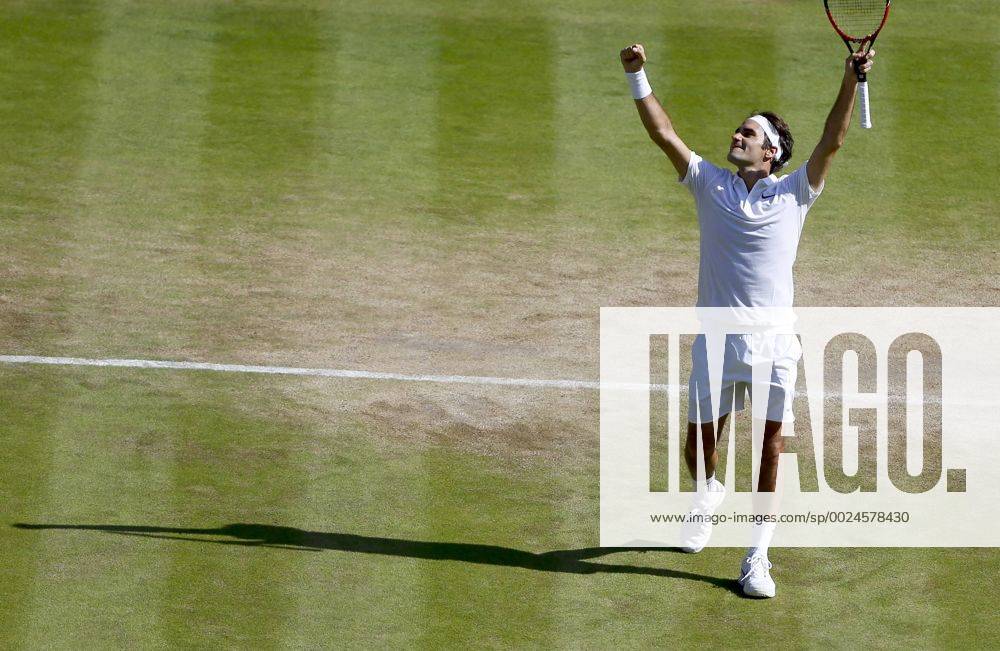 -- Roger Federer of Switzerland celebrates after the men s singles quarterfinal with Marin Cilic of Croatia on Day 9 at the Championships Wimbledon 2016 in London, Britain on July 6, 2016. ) (SP)BRITAIN-LONDON-TENNIS-WIMBLEDON-DAY 9 YexPingfan
