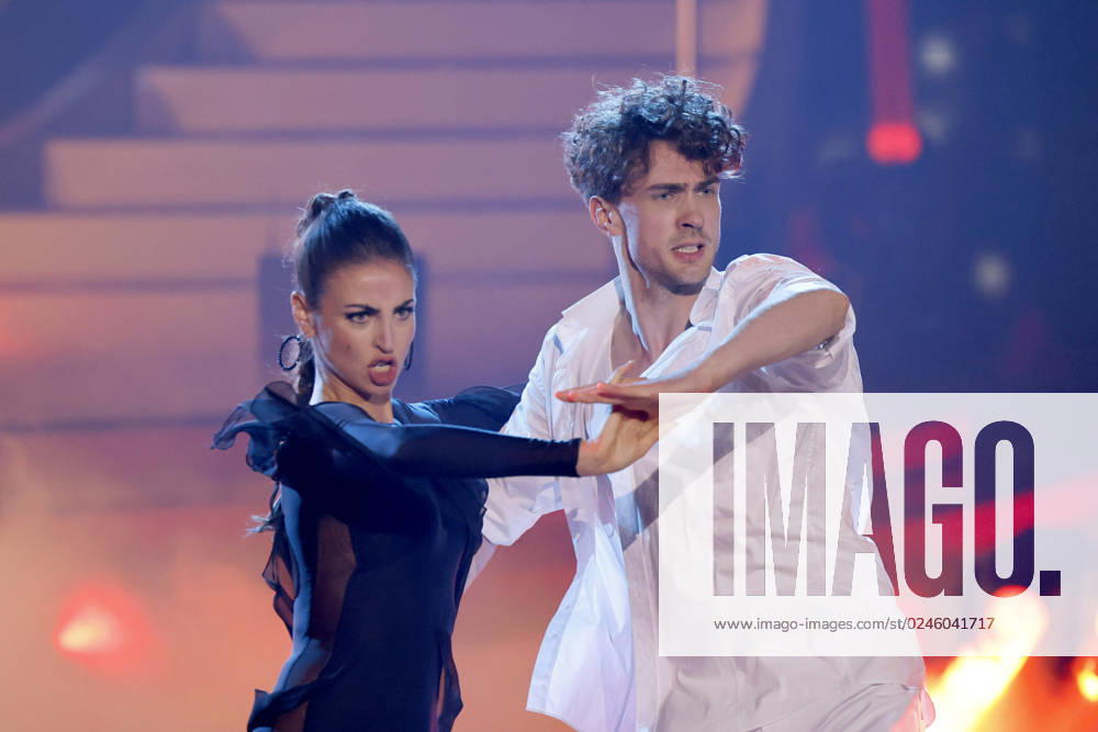 Dancer Ekaterina Leonova and mentalist Timon Krause at the 16 season of the RTL dance show Let s Dance at the MMC Coloneum Cologne, 28 04 2023 NRW Germany