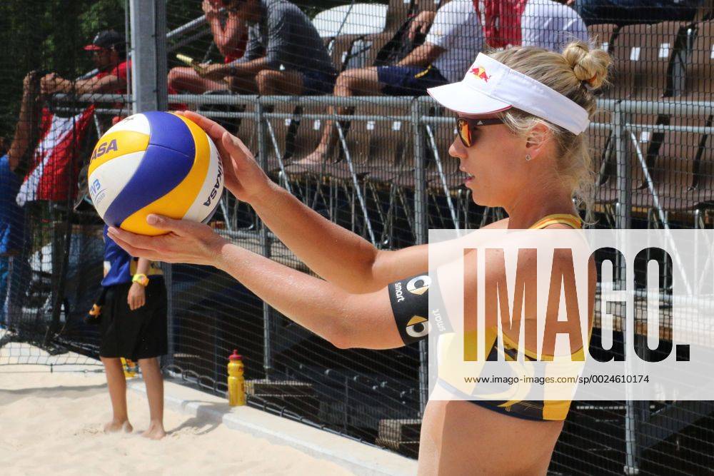 Smart Major Gstaad, 08.07.2016, Beachvolleyball, Gstaad, Karla Borger Smart Major Gstaad, 08.07.2016, Beach-Volleyball Bild: Aufschlag Karla Borger (GER)