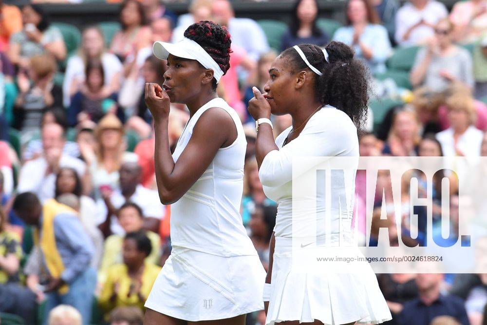 Serena und Venus Williams gewinnen Doppel Finale von Wimbledon Venus and Serena Williams wins the women double TENNIS : Tournoi de Wimbledon 2016 - 09 07 2016 TennisMagazine Panoramic