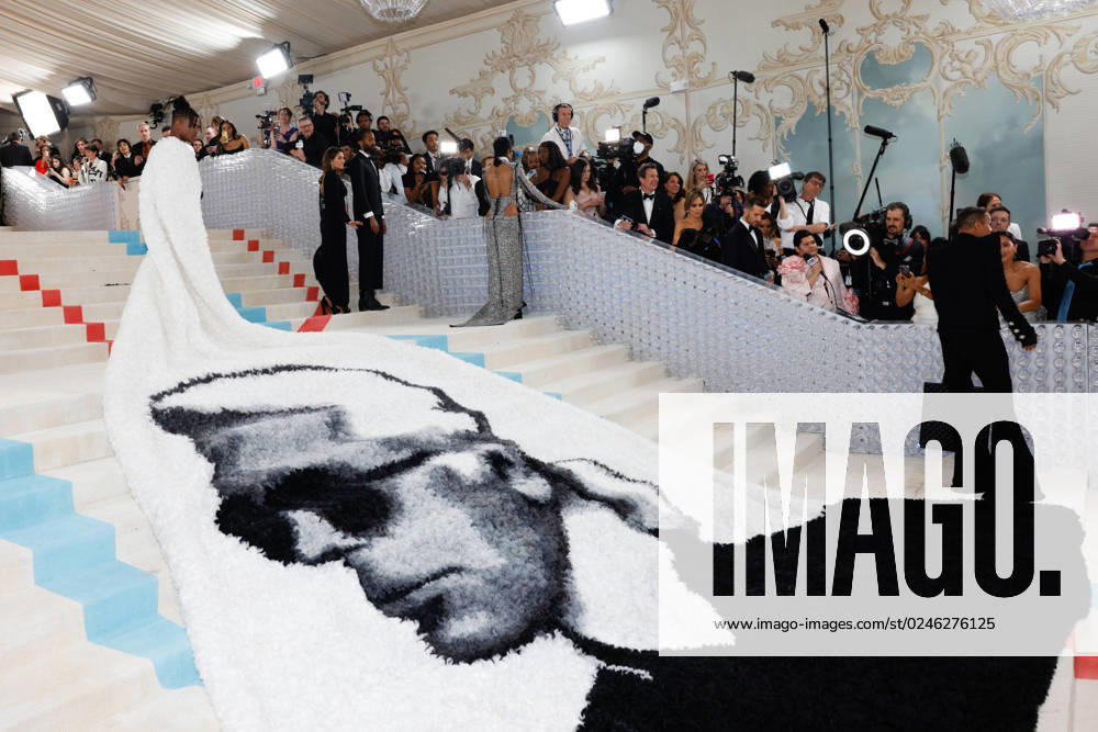 Jeremy Pope arrives on the red carpet for The Met Gala at The Metropolitan Museum of Art celebrating the opening of Karl Lagerfeld: A Line of Beauty in New York City on Monday, May 1, 2023. NYP20230501270 JOHNxANGELILLO