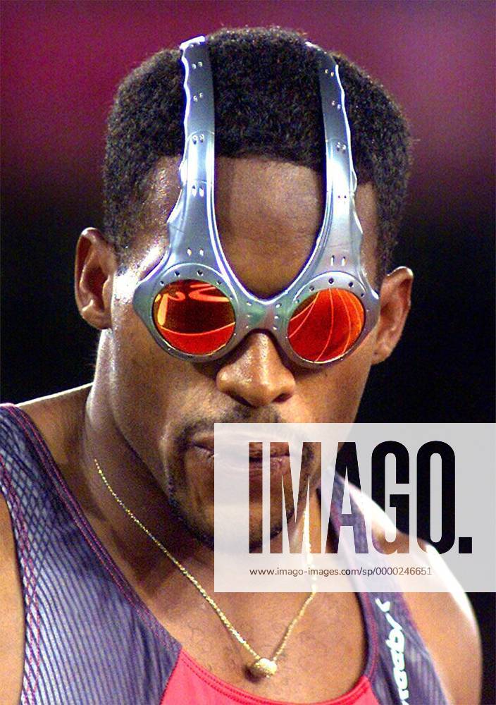 Ato Boldon (Trinidad Tobago) mit originellen Augengläsern Leichtathletik OS Sommer Herren Olympische Sommerspiele 2000, Spiele, Olympia, Olympiade, Sprint, Staffel, Porträt Stadium Australia Sydney