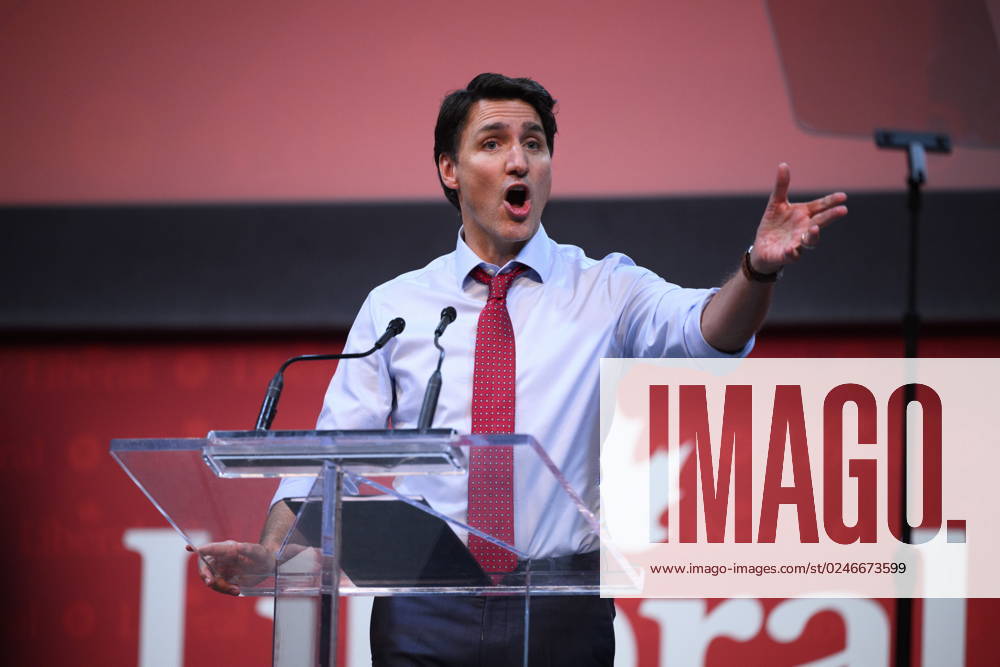 Ottawa, ON, CAN: Prime Minister Justin Trudeau greets Liberal members as he makes his way to the stage for a keynote address at the 2023 Liberal National Convention in Ottawa, on Thursday, May 4, 2023. Ottawa CAN - ZUMAc35_ 20230504_zaf_c35_176
