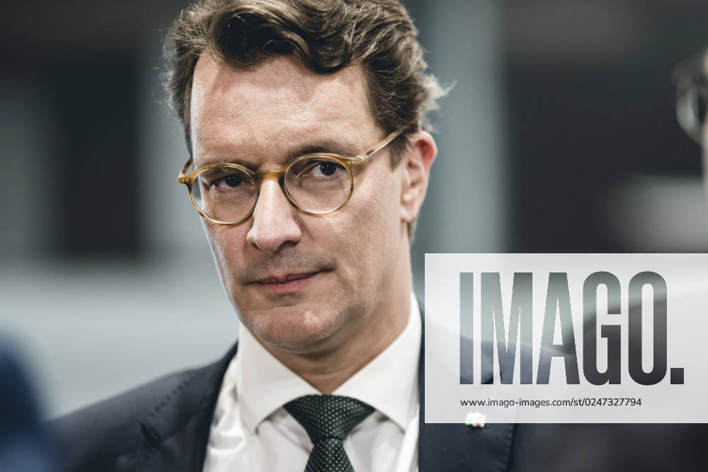 Hendrik Wuest CDU , State Premier of North Rhine-Westphalia, on the sidelines of the Chancellors consultations with the heads of government of the states 10 05 2023, Berlin Berlin Germany