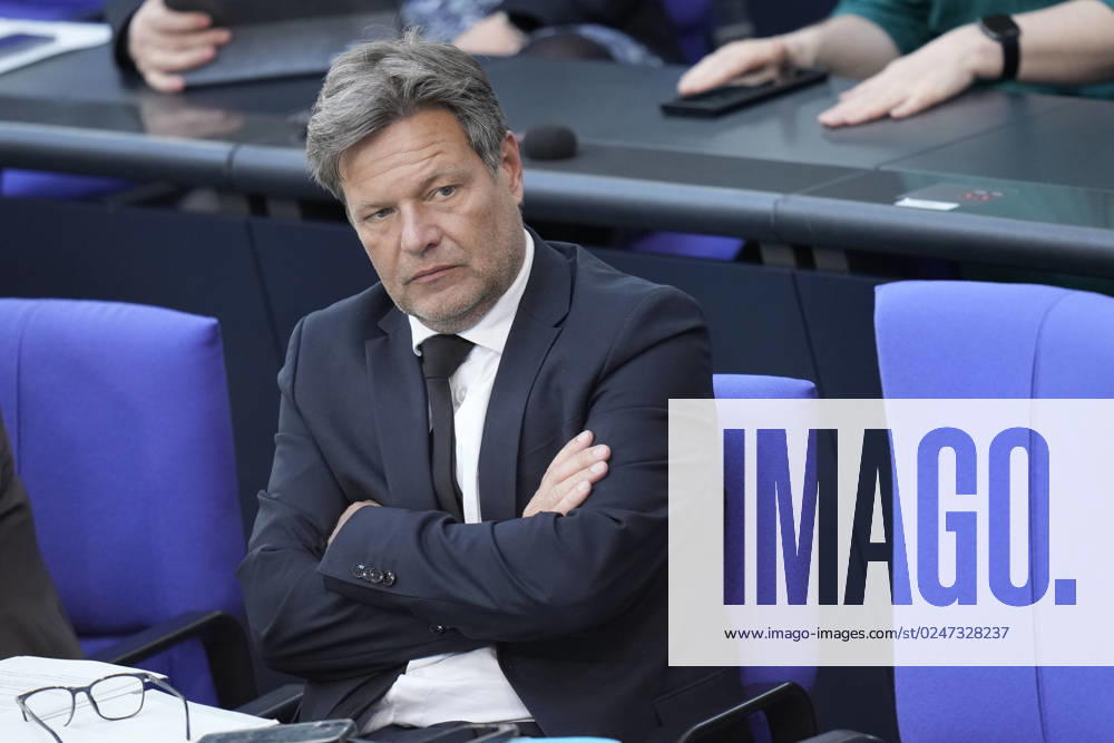 German Bundestag, 102 plenary session Robert Habeck Gruene the economy and climate minister in portrait with boesem view on the government bench at the Aktullen Stunde at the 102 session of the German Bundestag, 10 05 2023 Berlin,
