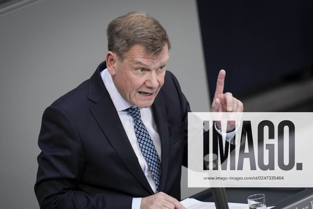 German Bundestag, 102 plenary session Dr Johann David Wadephul CDU in portrait with hand gesture and finger pointing during his speech on the extension of the Bundeswehr mission in Mali during the 102 session of the German Bundestag,10 05 2023 Berlin, Berlin Berlin Germany