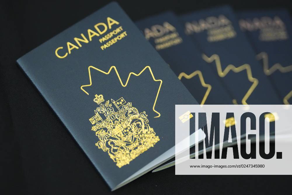 Kanada, Reisepass mit überarbeitetem Design May 10, 2023, Ottawa, ON, CAN: The new Canadian passport is unveiled at an event at the Ottawa International Airport in Ottawa on Wednesday, May 10, 2023. Ottawa CAN - ZUMAc35_ 20230510_zaf_c35_035