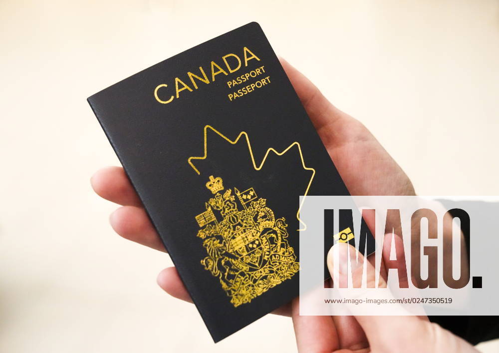 Kanada, Reisepass mit überarbeitetem Design May 10, 2023, Ottawa, ON, CAN: The new Canadian passport is unveiled at an event at the Ottawa International Airport in Ottawa on Wednesday, May 10, 2023. Ottawa CAN - ZUMAc35_ 20230510_zaf_c35_057