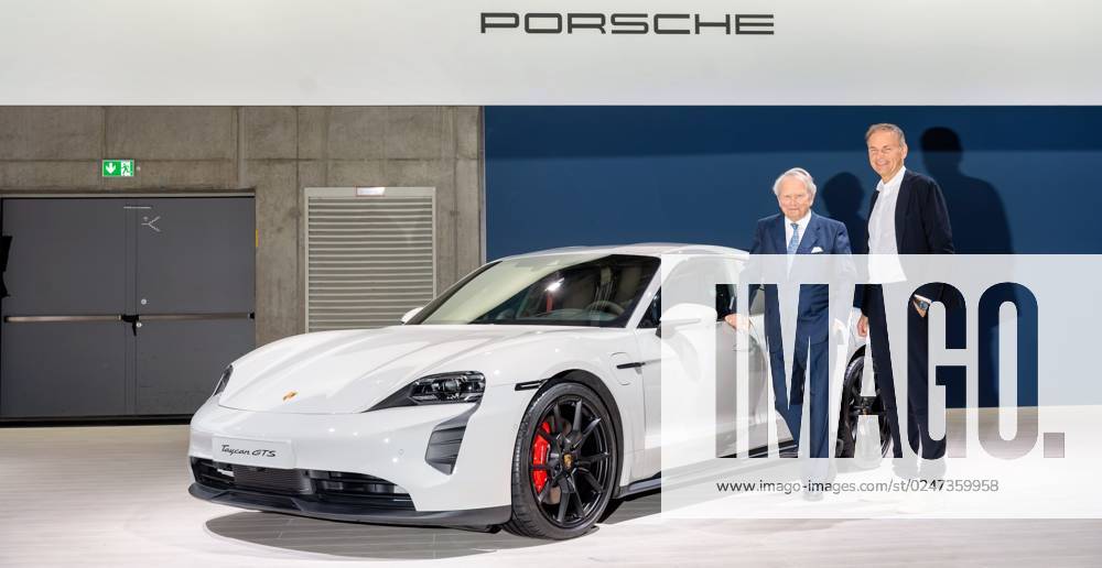 Berlin,Germany,the 63rd Annual General Meeting of Volkswagen Aktiengesellschaft in the CityCube l Dr Wolfgang Porsche, r Oliver Blume Chairman of the Board of Management of Dr Ing h c F Porsche AG and Volkswagen AG