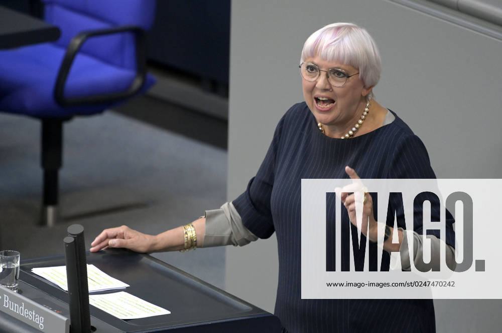 Claudia Roth at the 103 session of the German Bundestag in the Reichstag building Berlin, 11 05 2023 Foto:xF.xFuturexImage