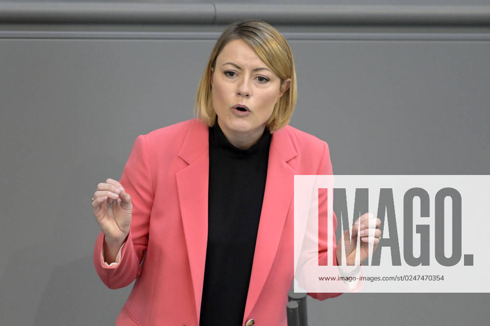 Clara Bünger at the 103 session of the German Bundestag in the Reichstag building Berlin, 11 05 2023 Foto:xF.xFuturexImage