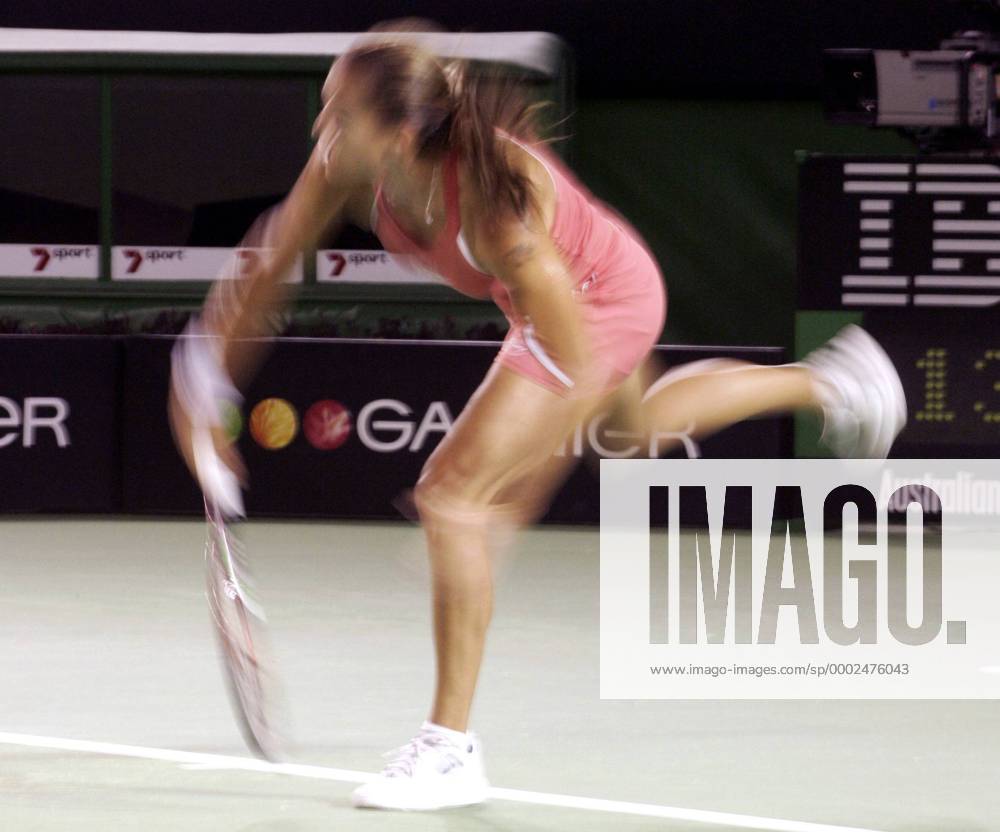 Amelie Mauresmo (Frankreich) - Aufschlag Tennis Damen Australian Open 2006, Grand Slam, WTA Tour Einzelbild Melbourne Dynamik, Tennis Damen Australian Open 2006, Grand Slam, WTA Tour Einzelbild Melbourne Dynamik,