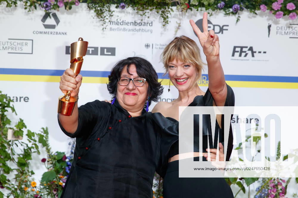 Event German Film Award 2023 Roshanak Behesht Nedjad and Heike Makatsch at the 73 German Film Award in the Theater am Potsdamerplatz on 12 05 2023 in Berlin