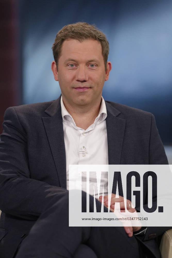 Lars Klingbeil at Anne Will 2023 05 14 Germany, Berlin Lars Klingbeil SPD , party chairman, as guest at Anne Will in the First Topic of the ARD Politiktalkrunde High claim, hard reality has the traffic light solutions for the current crises