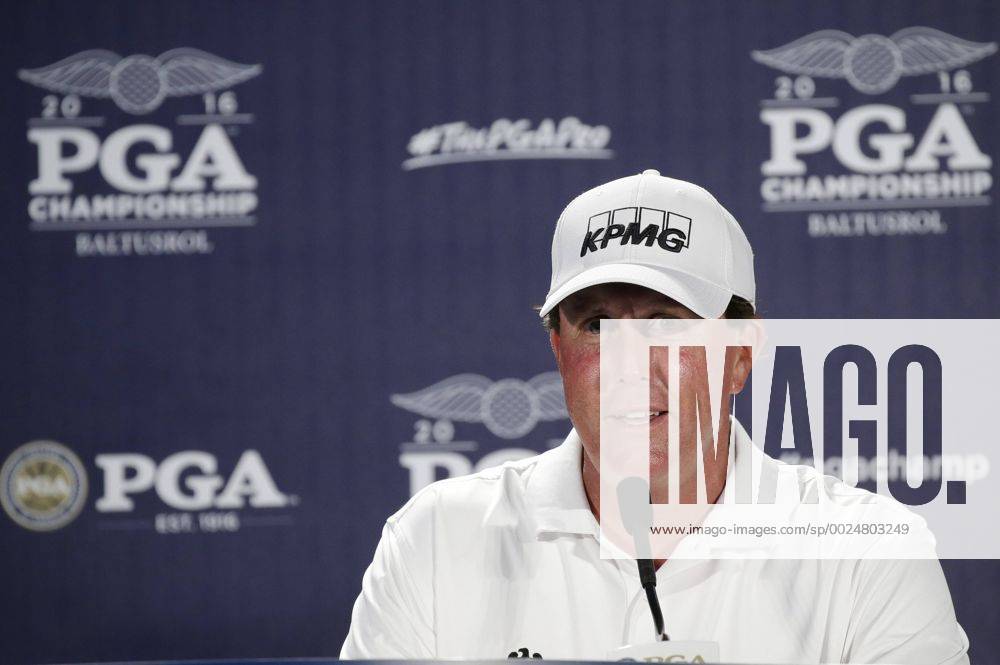 Phil Mickelson speaks at a press conference PK Pressekonferenz after his practice round at the PGA Golf Herren Championship at Baltusrol Golf Club in Springfield, New Jersey on July 26, 2016. PGA20160726124 JOHNxANGELILLO