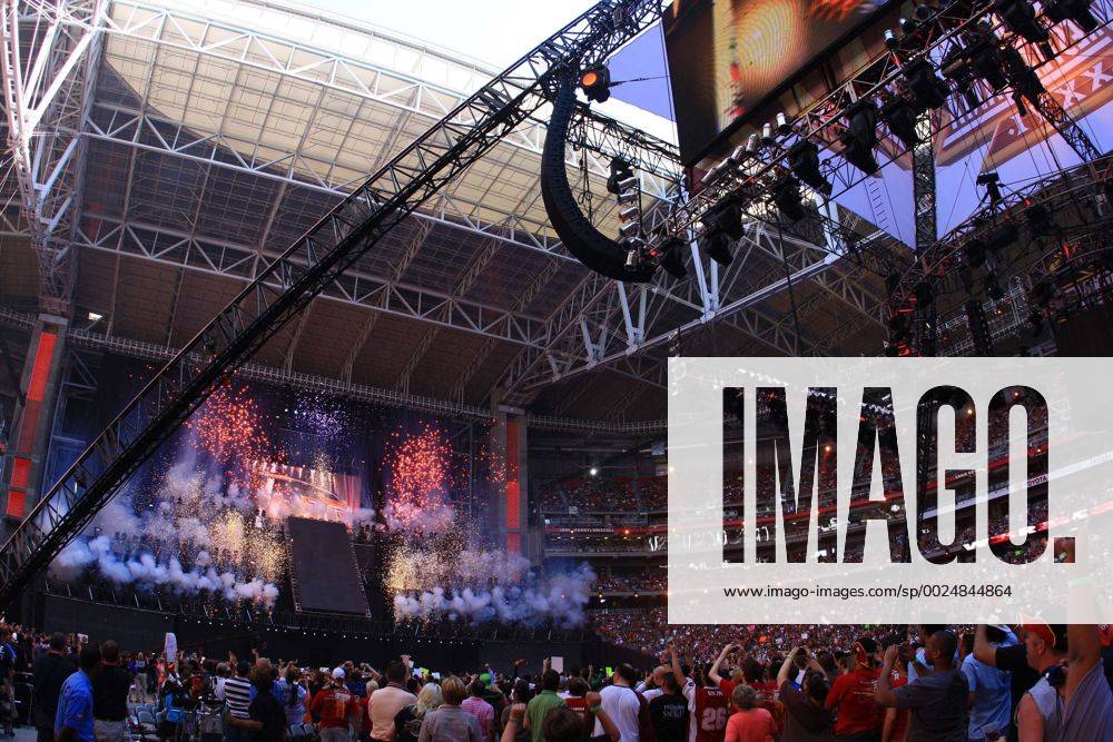 Mar 28, 2010 - Phoenix, Arizona, USA - The scene at the Phoenix Stadium during WWE Wrestlemania 26. WWE 2010 - Wrestlemania 26 - ZUMAr72_