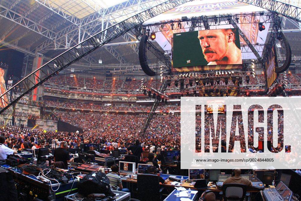 Mar 28, 2010 - Phoenix, Arizona, USA - The scene at the Phoenix Stadium during WWE Wrestlemania 26. WWE 2010 - Wrestlemania 26 - ZUMAr72_