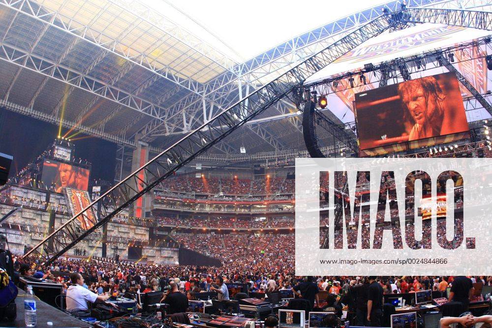 Mar 28, 2010 - Phoenix, Arizona, USA - The scene at the Phoenix Stadium during WWE Wrestlemania 26. WWE 2010 - Wrestlemania 26 - ZUMAr72_