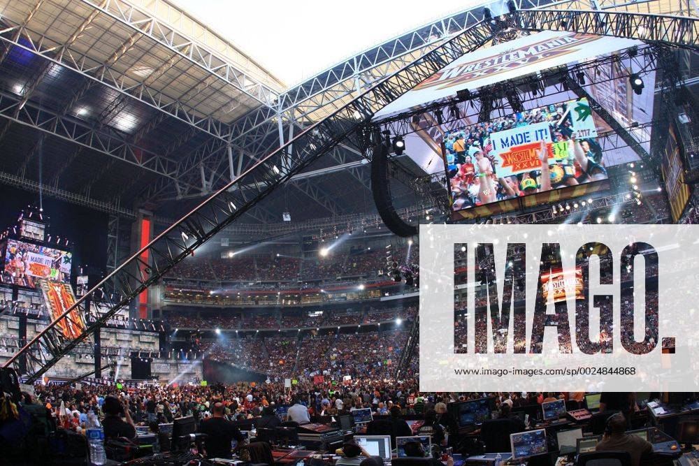 Mar 28, 2010 - Phoenix, Arizona, USA - The scene at the Phoenix Stadium during WWE Wrestlemania 26. WWE 2010 - Wrestlemania 26 - ZUMAr72_