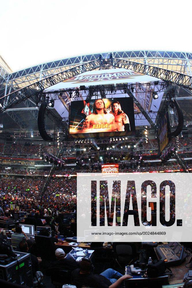 Mar 28, 2010 - Phoenix, Arizona, USA - The scene at the Phoenix Stadium during WWE Wrestlemania 26. WWE 2010 - Wrestlemania 26 - ZUMAr72_