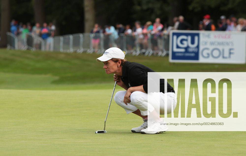 Woburn, United Kingdom - Scotland s Catriona Matthew USA s Mo Martin.during The Ricoh Women s British Open played at Woburn Golf and Country Club, Woburn on July 31st 2016. Ricoh Women s British Open 2016 Day Four - ZUMAn230