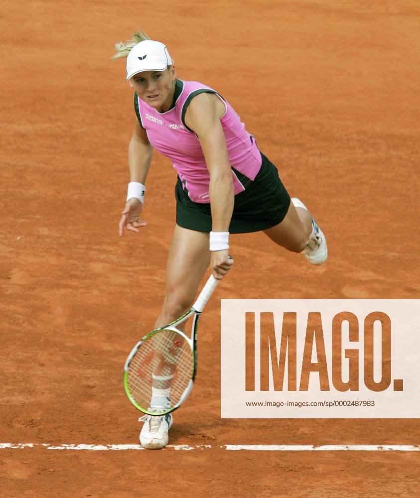 Sybille Bammer (Österreich) - Aufschlag Tennis Damen French Open 2006, WTA Tour, Grand Slam Einzelbild Roland Garros Paris Tennis Damen French Open 2006, WTA Tour, Grand Slam Einzelbild Roland Garros Paris