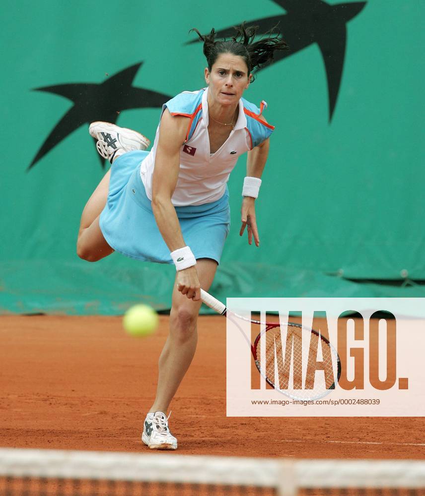 Nathalie Dechy (Frankreich) - Aufschlag Tennis Damen French Open 2006, WTA Tour, Grand Slam Einzelbild Roland Garros Paris Tennis Damen French Open 2006, WTA Tour, Grand Slam Einzelbild Roland Garros Paris