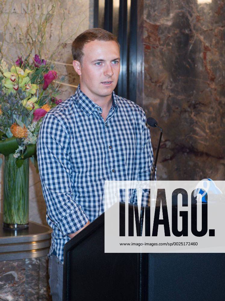 New York, NY, USA - JORDAN SPIETH lights the Empire State Building to celebrate the PGA Golf Herren Tour s FedEx Cup, Monday, August, 22, 2016. Jordan Spieth Lights The Empire State Building - ZUMAb148