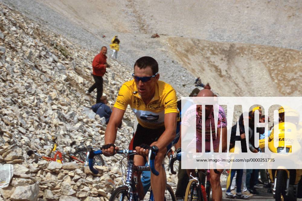 Lance Armstrong (USA US Postal Service) vor Marco Pantani (Italien Mercatone Uno) am Mount Ventoux Radsport Herren Tour de France 2000, Straße, Rad, Radrennen, Straßenrennen, Radrennsport, Straßenradrennsport Gruppe Carpentras - Mont Ventoux Anstrengung,