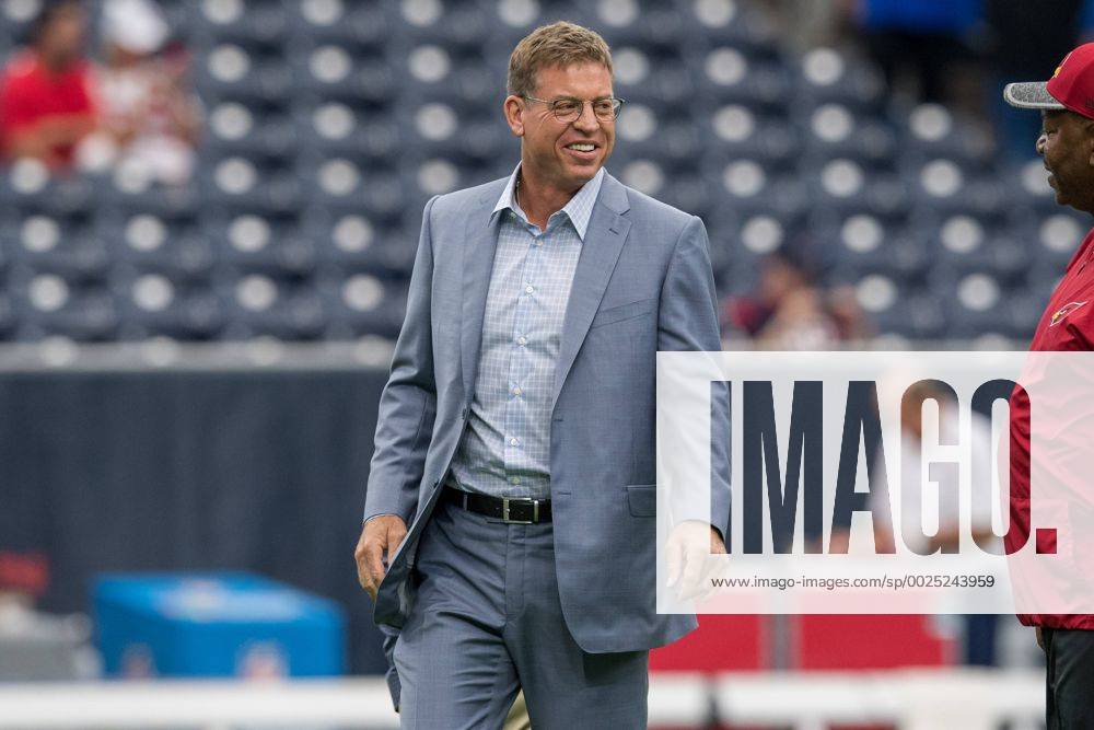 Houston, Texas, U.S - Broadcaster Troy Aikman smiles prior to an NFL American Football Herren USA preseason game between the Houston Texans and the Arizona Cardinals at NRG Stadium in Houston, TX on August, 28th 2016. The Texans won the game 34-24. NFL 2016 - Houston Texans vs Arizona Cardinals - ZUMAs127