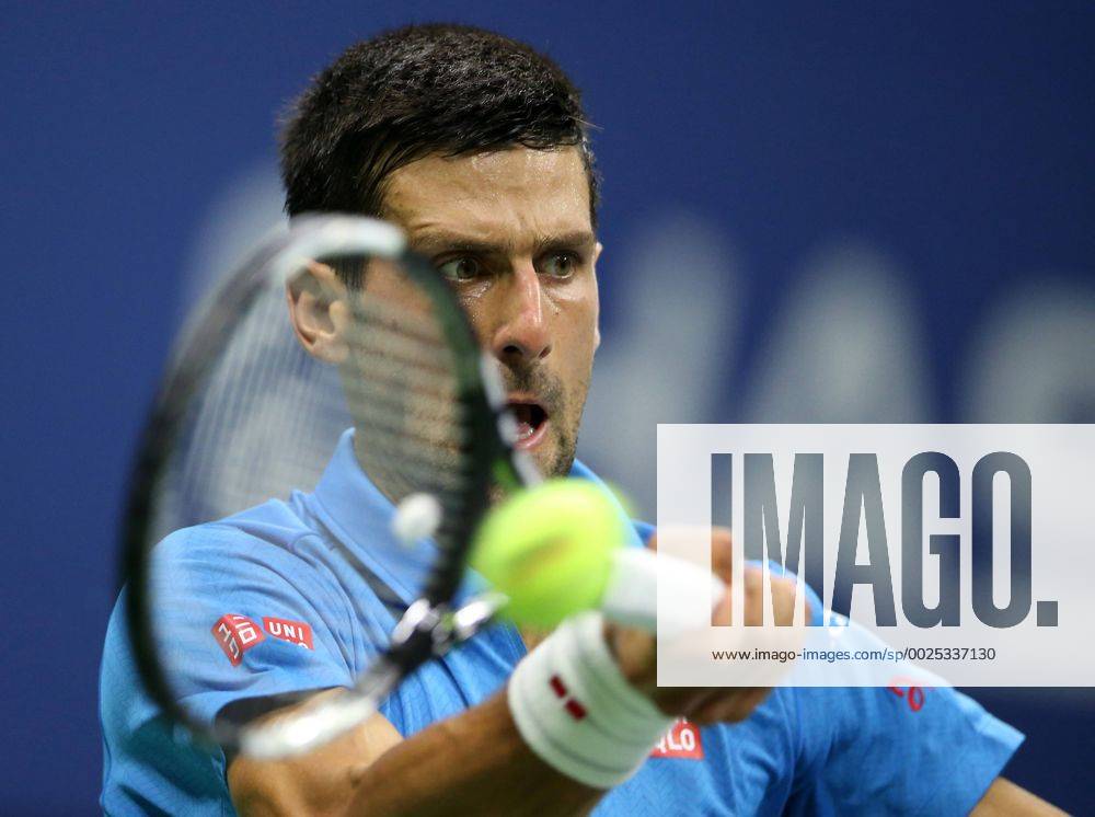 NEW YORK, Sept. 6, 2016 -- Novak Djokovic of Serbia returns a ball to Jo-Wilfried Tsonga of France during the men s singles quarter-final match at the 2016 U.S. Open in New York, the United States, Sept. 6, 2016. Jo-Wilfried Tsonga retired from the match and Novak Djokovic advanced to semi-final. ) (SP)U.S.-NEW YORK-TENNIS-U.S. OPEN QinxLang