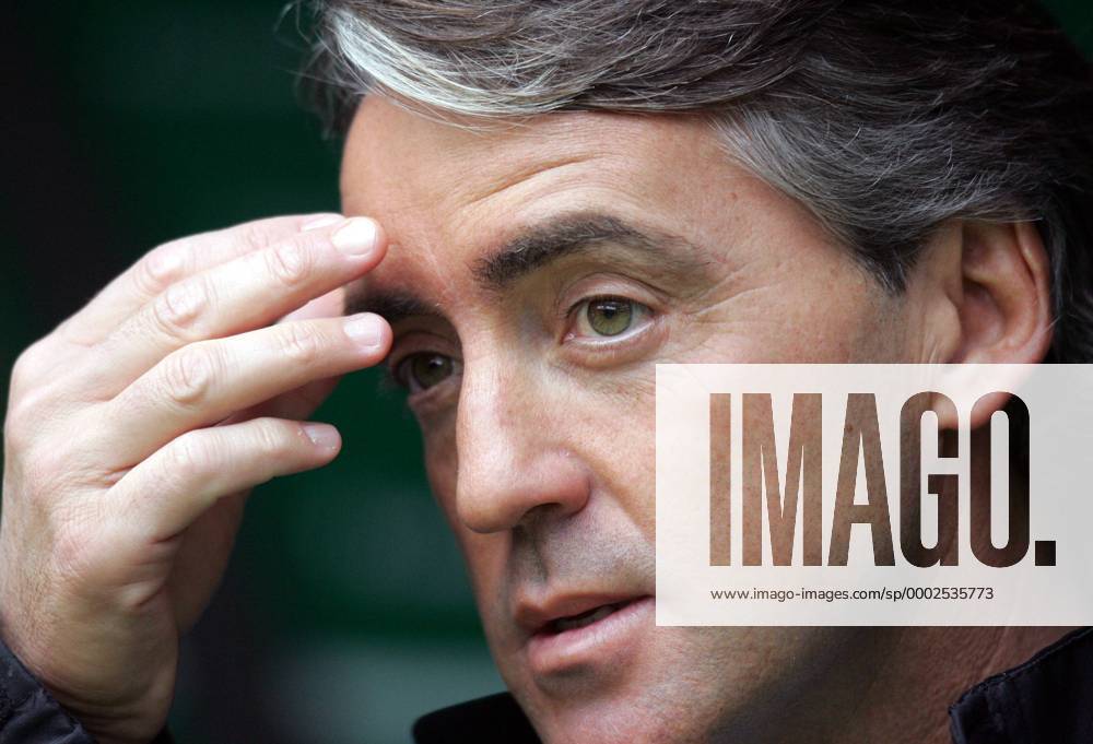 Trainer Roberto Mancini (Inter) nachdenklich - Fußball Herren Serie A 2006 2007, 1. Italienische Liga, FC Internazionale Mailand, Vdig Porträt Mailand Fußball Herren Serie A 2006 2007, 1. Italienische Liga, FC Internazionale Mailand, Vdig Porträt Mailand