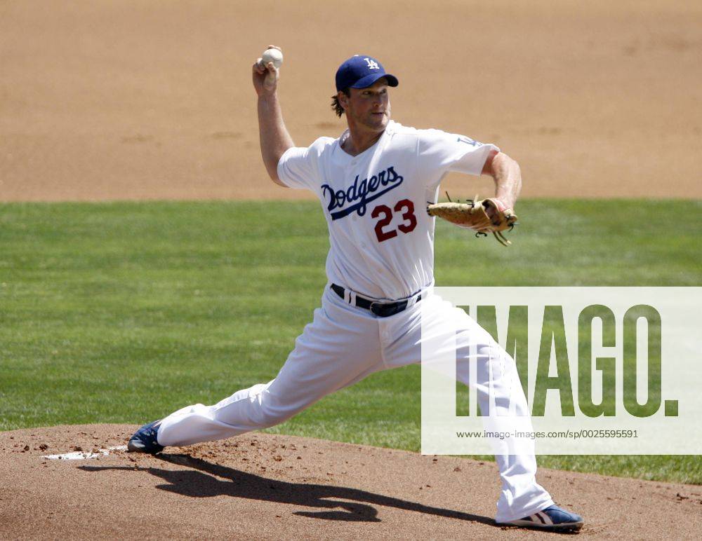 Los Angeles Dodgers starting pitcher Derek Lowe delivers against the Colorado Rockies. The Dodgers recorded a 3 to 1 victory over the Rockies Thursday, August 21, 2008 at Dodger Stadium in Los Angeles. (Hans Gutknecht Daily News August 21 2008 - ZUMA