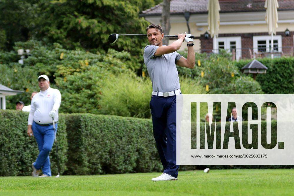 Frankfurt, Frankfurter Golf Club Eintracht Frankfurt (SGE) Golf Open Der erste Abschlag von Trainer Niko Kovac Eintracht Frankfurt