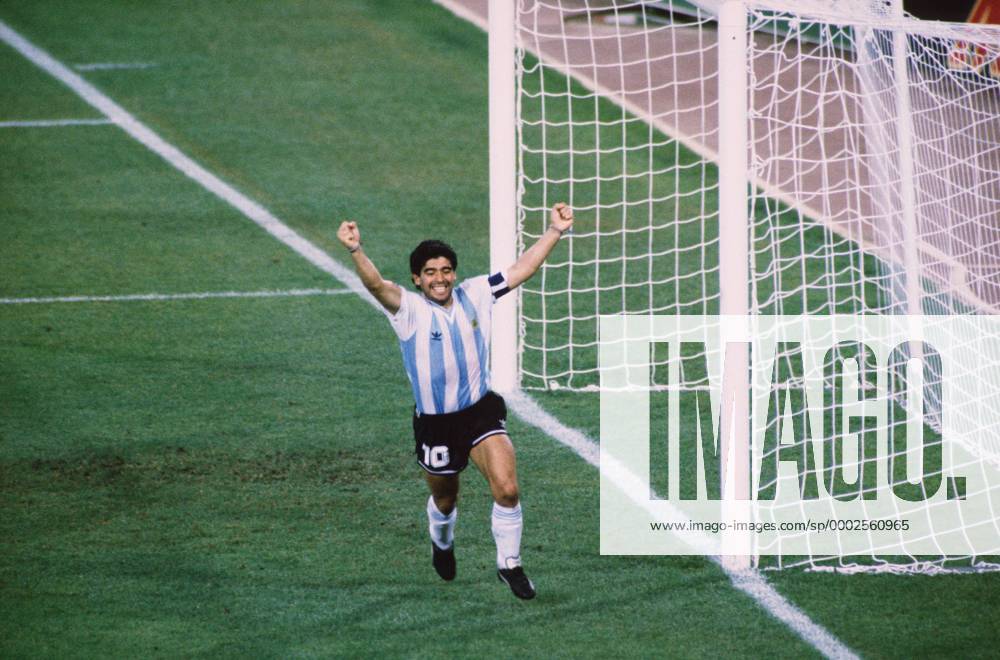 Diego Armando Maradona (Argentinien) - Torjubel - (aflo391) Fußball WM Herren WM 1990, Länderspiel, Nationalteam, Nationaltrikot, Halbfinale Totale Neapel Freude, Fußball WM Herren WM 1990, Länderspiel, Nationalteam, Nationaltrikot, Halbfinale Totale Neapel Freude,