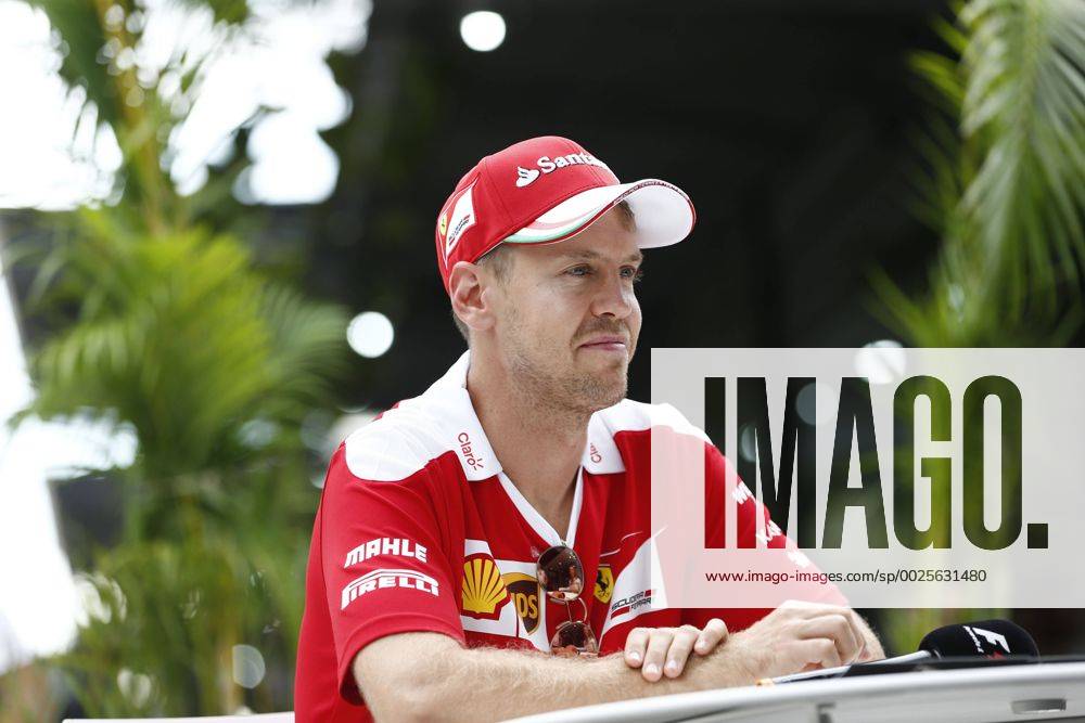 05 Sebastian Vettel (GER, Scuderia Ferrari), Motorsports: FIA Formula One World Championship WM Weltmeisterschaft 2016, Grand Prix of Malaysia, ZWEIx