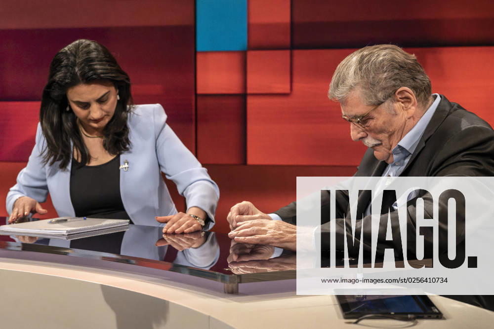 Hart aber Fair from Cologne on 15 May 2023 Can Erdogan continue In the picture Nalan Sipar, freelance journalist and reporter, among others for the WDR next to Fritz Schramma, Cologne Mayor a D The round discussed the question of power in Turkey, which was still open at the time of the broadcast afte