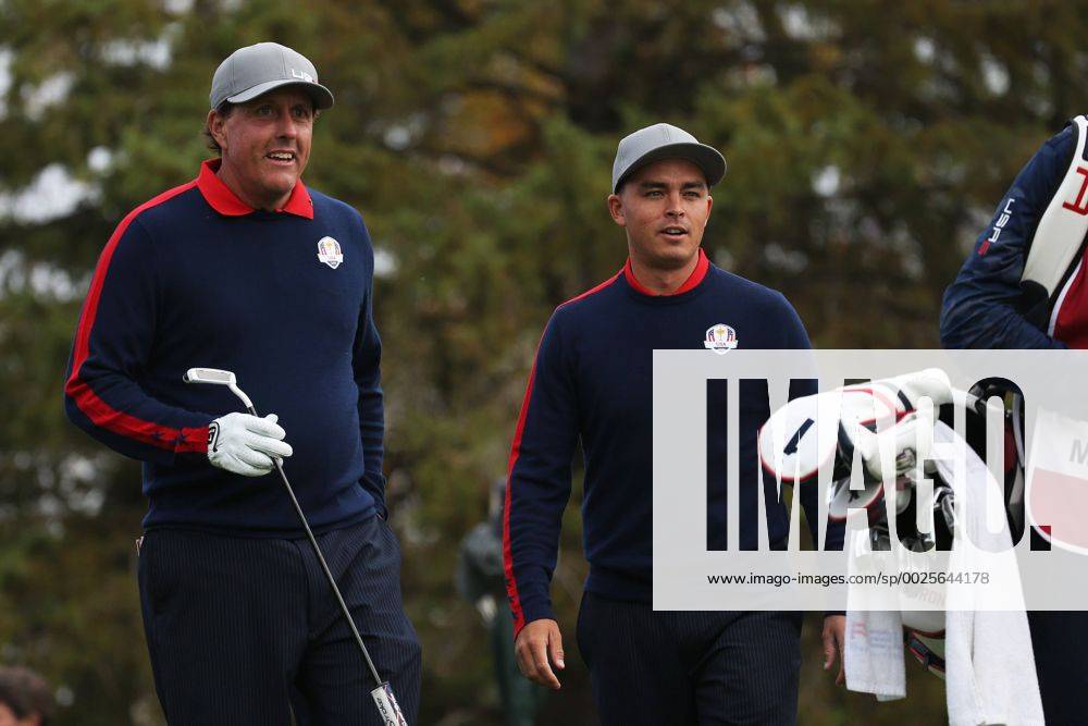 GOLF - Ryder Cup 2016 CHASKA,MINNESOTA,USA,30.SEP.16 - GOLF - Ryder Cup, Hazeltine National Golf Club. Image shows Phil Mickelson and Rickie Fowler (USA). GEPAxpictures xDanielxGoetzhaber