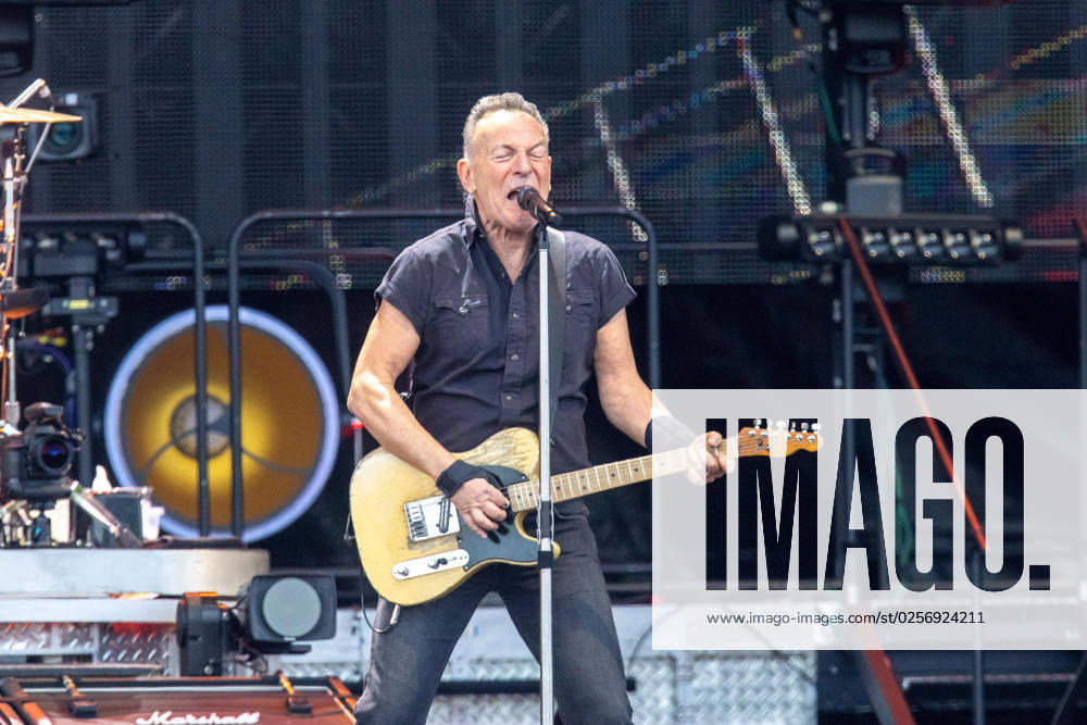 US musician Bruce Springsteen performs on stage during his concert in Ferrara, Italy, 18 May 2023. ANSA FILIPPO RUBIN FERRARA ITALY - ZUMAa110 20230518_zaf_a110_052
