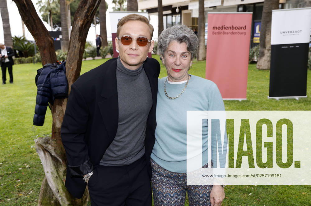 Matthias Schweighöfer and Kirsten Niehuus at the German Films and Medienboard reception 2023 in the garden of the Hotel Mondrian Cannes at the Festival de Cannes 2023 76 Cannes International Film Festival Cannes, 20 05 2023 Foto:xS.xGabschx xFuturexImage