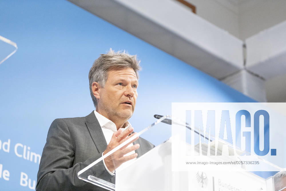 Press Statement Energy Price in the Federal Ministry of Economics Robert Habeck, Federal Minister of Economics Press Statement Energy Price in the Federal Ministry of Economics Robert Habeck, Federal Minister of Economics, Berlin Berlin Germany BMWK