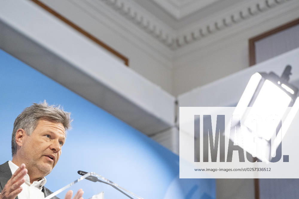 Press Statement Energy Price in the Federal Ministry of Economics Robert Habeck, Federal Minister of Economics Press Statement Energy Price in the Federal Ministry of Economics Robert Habeck, Federal Minister of Economics, Berlin Berlin Germany BMWK
