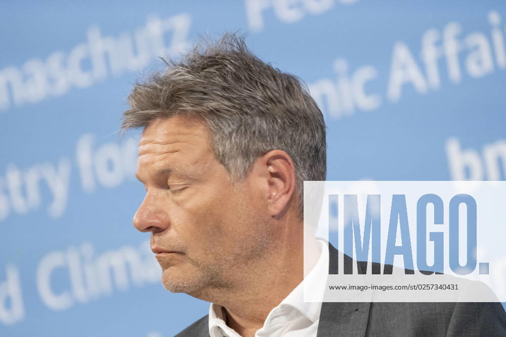 Press Statement Energy Price in the Federal Ministry of Economics Robert Habeck, Federal Minister of Economics Press Statement Energy Price in the Federal Ministry of Economics Robert Habeck, Federal Minister of Economics, Berlin Berlin Germany BMWK