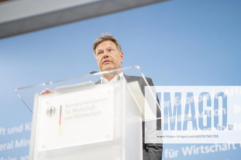 Press Statement Energy Price in the Federal Ministry of Economics Robert Habeck, Federal Minister of Economics Press Statement Energy Price in the Federal Ministry of Economics Robert Habeck, Federal Minister of Economics, Berlin Berlin Germany BMWK