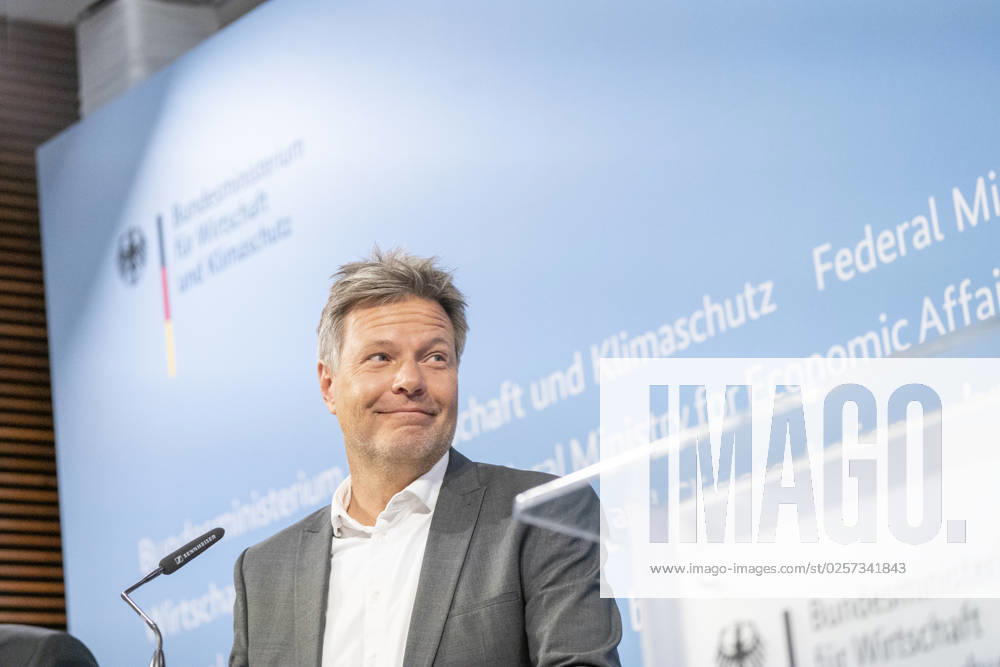 Press Statement Energy Price in the Federal Ministry of Economics Robert Habeck, Federal Minister of Economics Press Statement Energy Price in the Federal Ministry of Economics Robert Habeck, Federal Minister of Economics, Berlin Berlin Germany BMWK