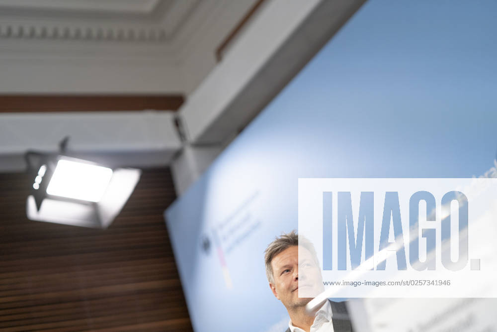 Press Statement Energy Price in the Federal Ministry of Economics Robert Habeck, Federal Minister of Economics Press Statement Energy Price in the Federal Ministry of Economics Robert Habeck, Federal Minister of Economics, Berlin Berlin Germany BMWK