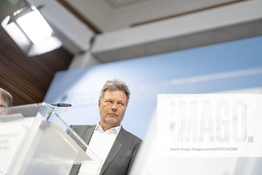Press Statement Energy Price in the Federal Ministry of Economics Robert Habeck, Federal Minister of Economics Press Statement Energy Price in the Federal Ministry of Economics Robert Habeck, Federal Minister of Economics, Berlin Berlin Germany BMWK