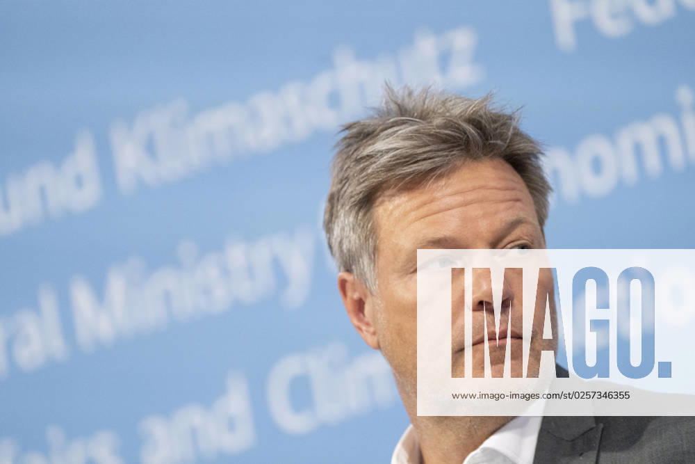 Press Statement Energy Price in the Federal Ministry of Economics Robert Habeck, Federal Minister of Economics Press Statement Energy Price in the Federal Ministry of Economics Robert Habeck, Federal Minister of Economics, Berlin Berlin Germany BMWK